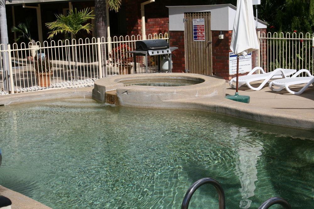 Billabong Lodge Motel タウンズビル エクステリア 写真